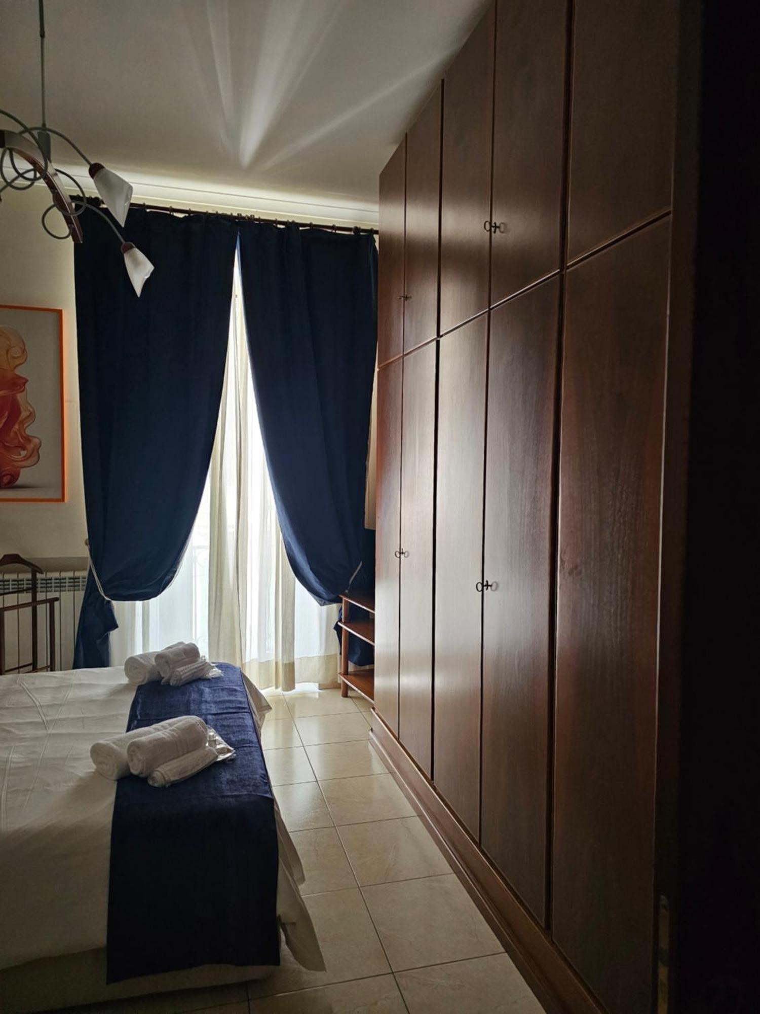 Vomero Inn Neapel Exteriör bild